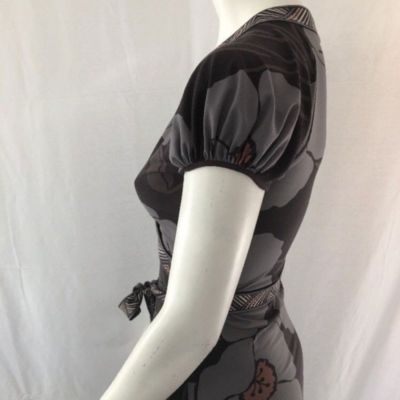 BCBG Max Azria Gray Black Floral Faux Wrap Top L - Picture 3 of 4